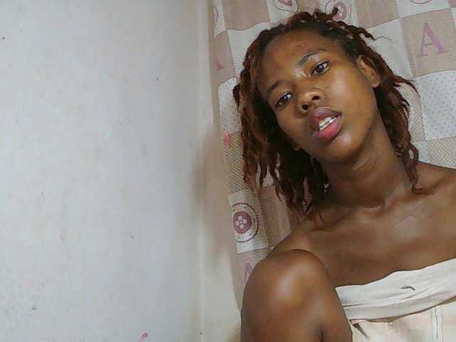 Sexy-Sarah live cam on BongaCams