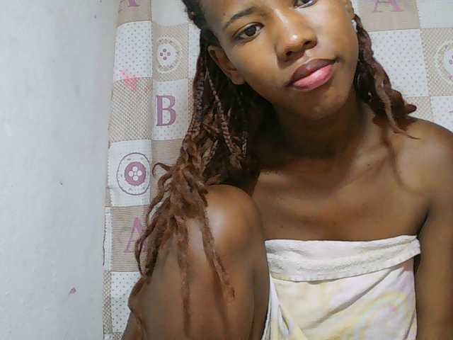Sexy-Sarah live cam on BongaCams