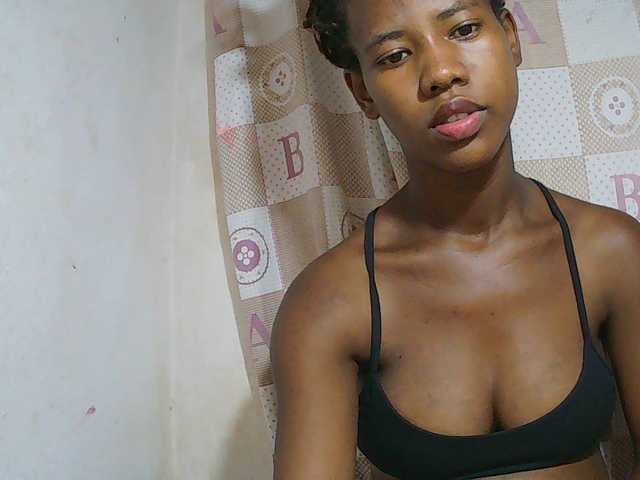 Sexy-Sarah live cam on BongaCams