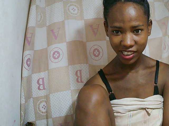 Sexy-Sarah live cam on BongaCams