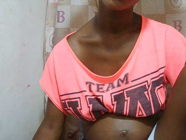 Sexy-Sarah live cam on BongaCams
