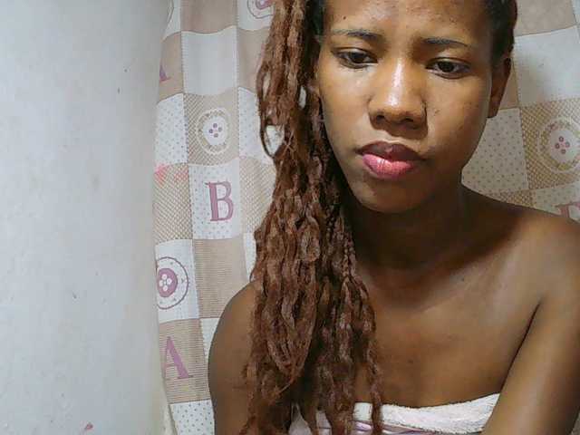 Sexy-Sarah live cam on BongaCams
