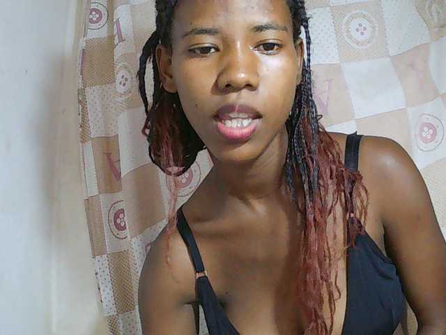 Sexy-Sarah live cam on BongaCams