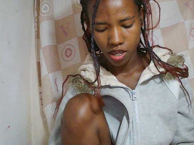 Sexy-Sarah live cam on BongaCams