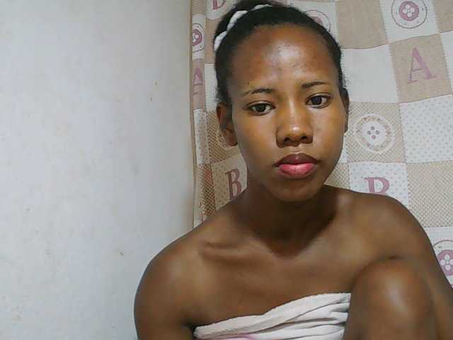 Sexy-Sarah live cam on BongaCams