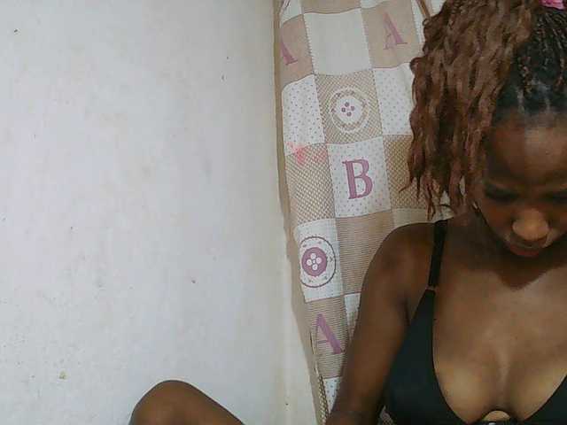 Sexy-Sarah live cam on BongaCams