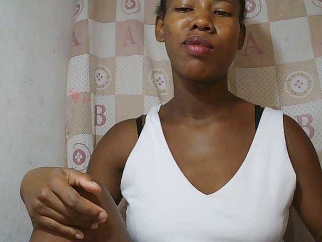 Sexy-Sarah live cam on BongaCams
