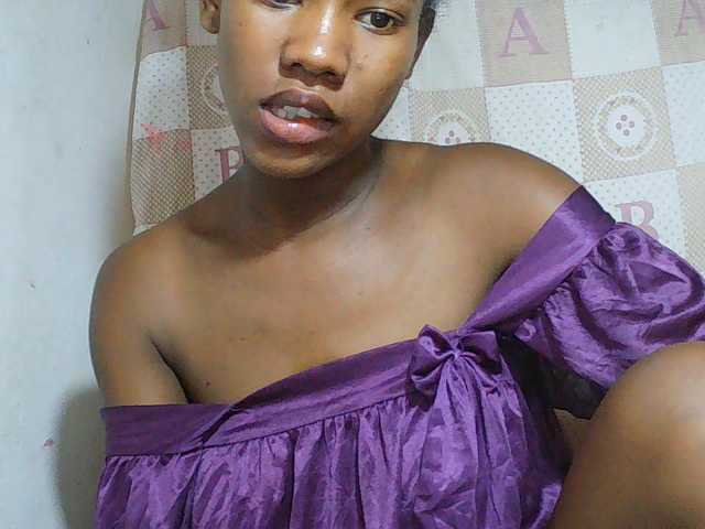 Sexy-Sarah live cam on BongaCams