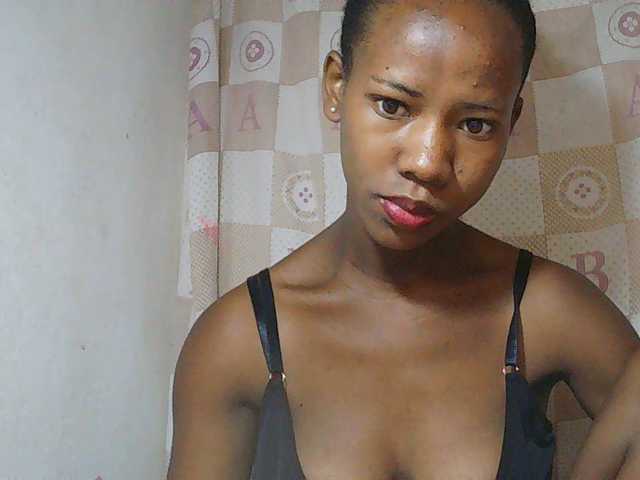 Sexy-Sarah, live now on BongaCams