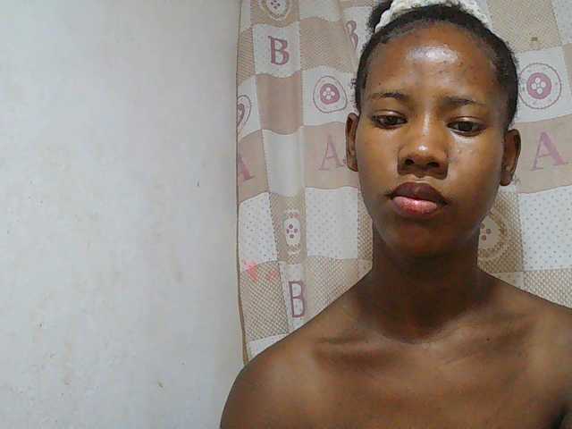 Sexy-Sarah live cam on BongaCams