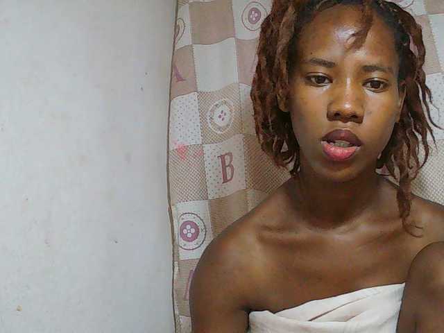 Sexy-Sarah live cam on BongaCams
