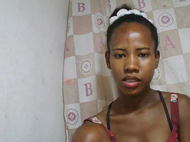 Sexy-Sarah live cam on BongaCams