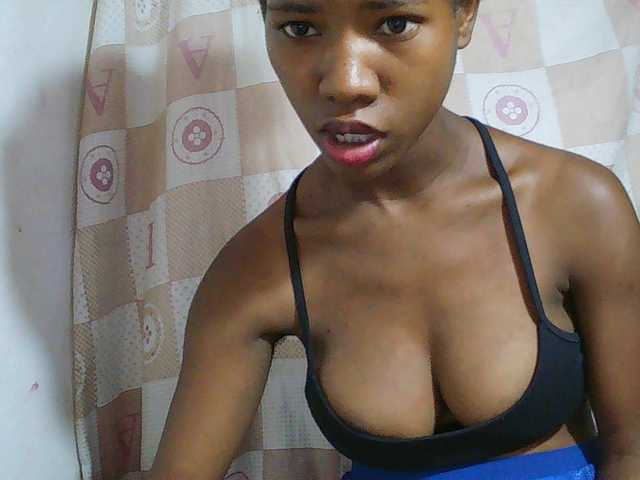 Sexy-Sarah live cam on BongaCams