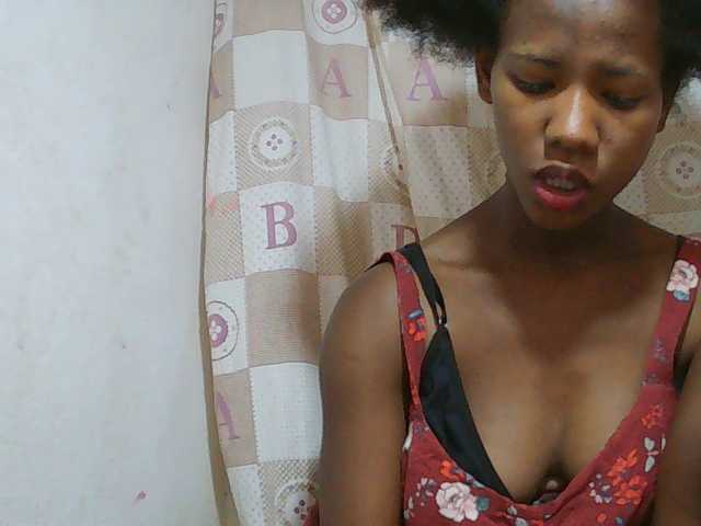 Sexy-Sarah live cam on BongaCams