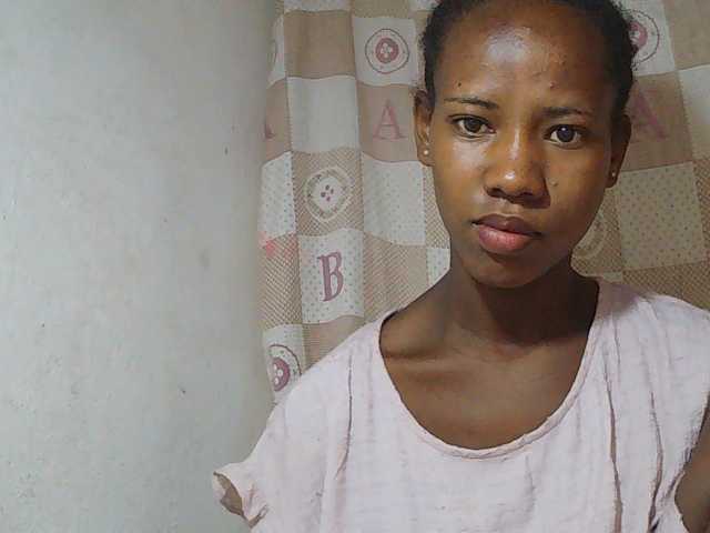 Sexy-Sarah live cam on BongaCams
