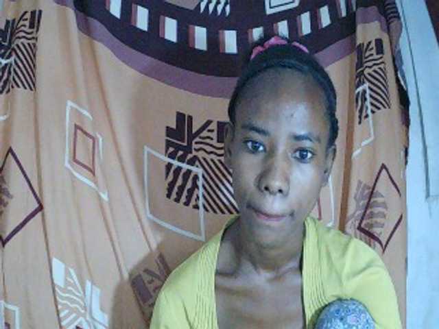 Sexy-Sarah live cam on BongaCams