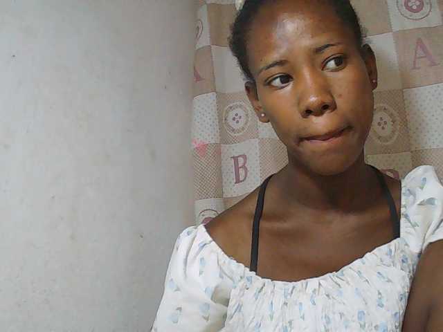 Sexy-Sarah live cam on BongaCams