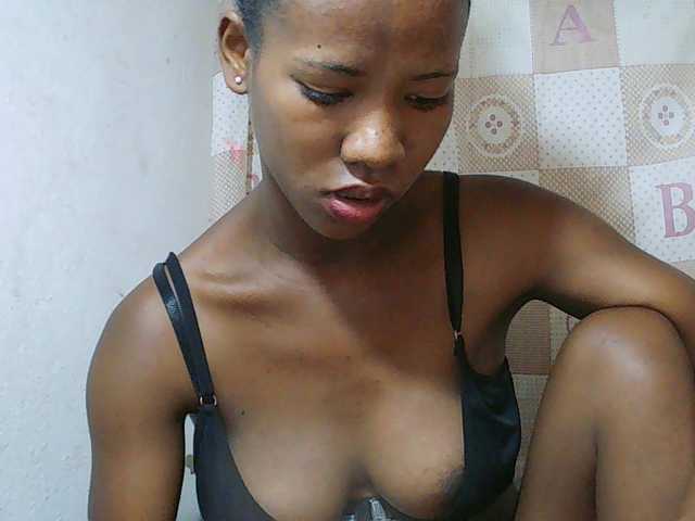 Sexy-Sarah live cam on BongaCams