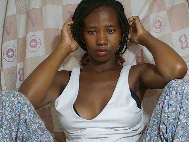 Sexy-Sarah live cam on BongaCams