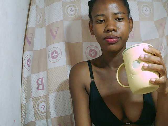 Sexy-Sarah live cam on BongaCams