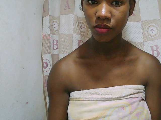 Sexy-Sarah live cam on BongaCams