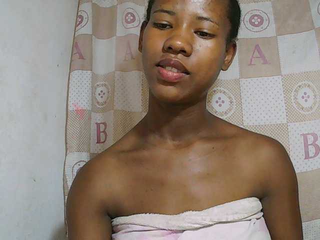 Sexy-Sarah live cam on BongaCams