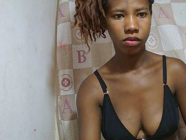 Sexy-Sarah live cam on BongaCams