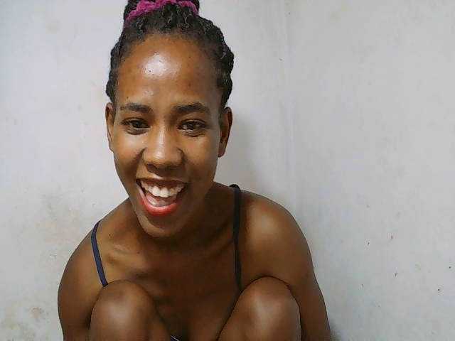 sexy-sarah's BongaCams show and profile