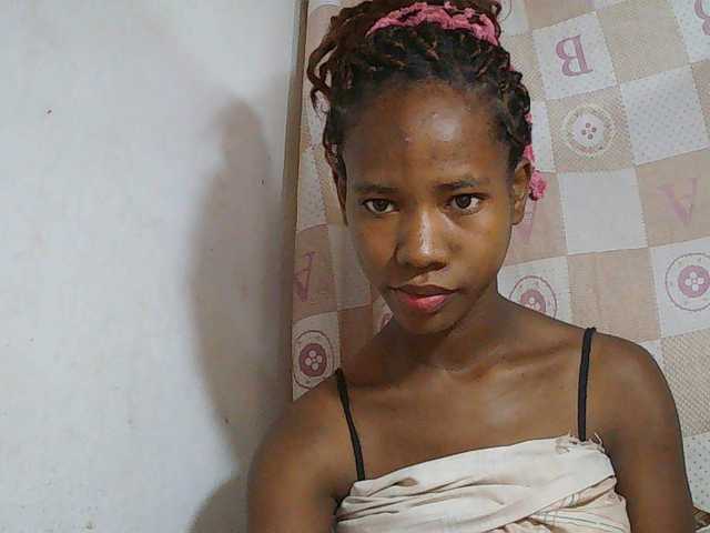 Sexy-Sarah live cam on BongaCams