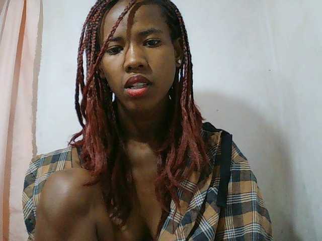 Sexy-Sarah live cam on BongaCams