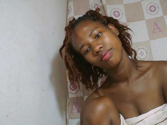 Sexy-Sarah live cam on BongaCams