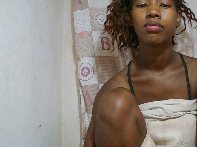 Sexy-Sarah live cam on BongaCams