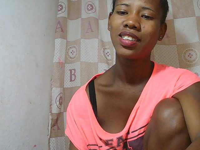 Sexy-Sarah live cam on BongaCams