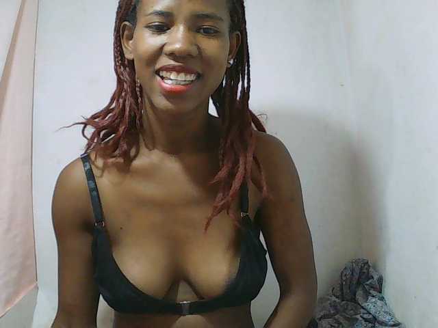 Sexy-Sarah live cam on BongaCams