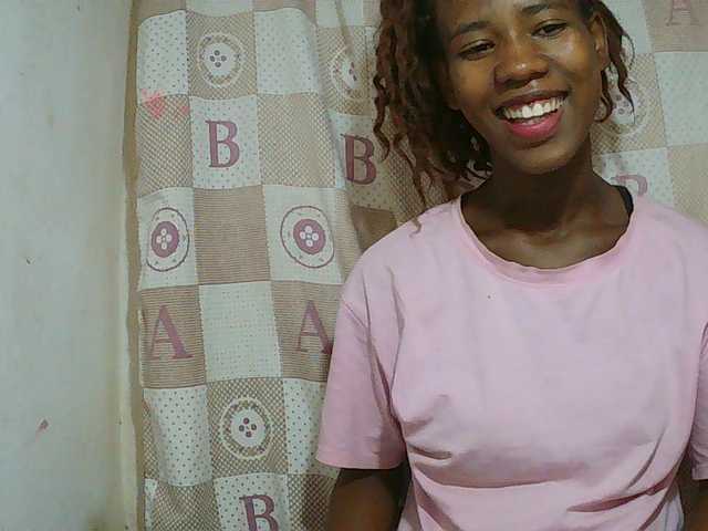 Sexy-Sarah live cam on BongaCams