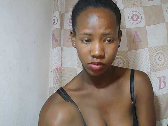 Sexy-Sarah live cam on BongaCams