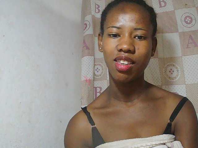 Sexy-Sarah, live now on BongaCams