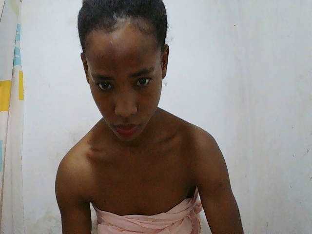 sexy-sarah's BongaCams show and profile