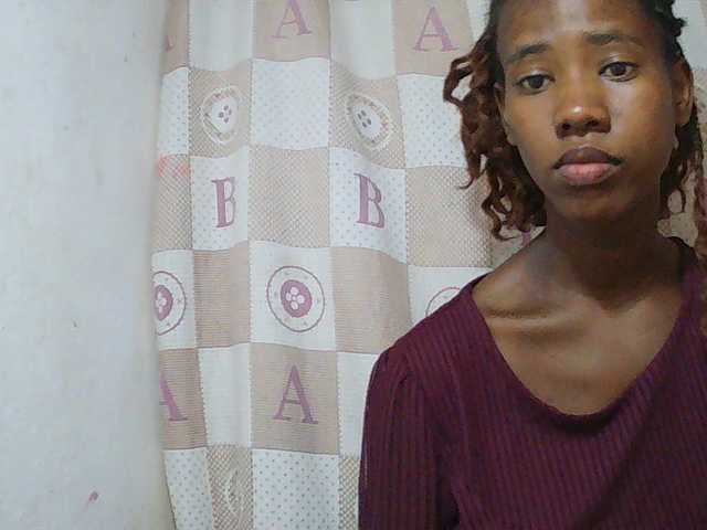 Sexy-Sarah live cam on BongaCams