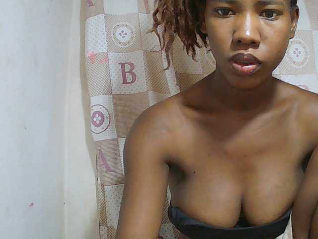 Sexy-Sarah live cam on BongaCams