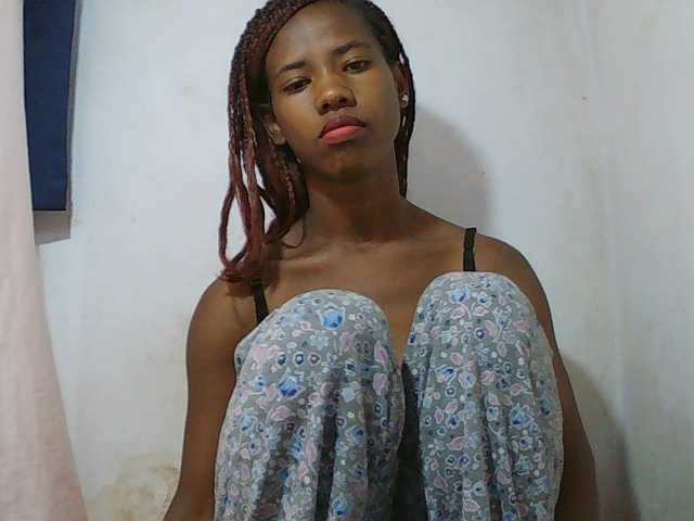 Sexy-Sarah live cam on BongaCams