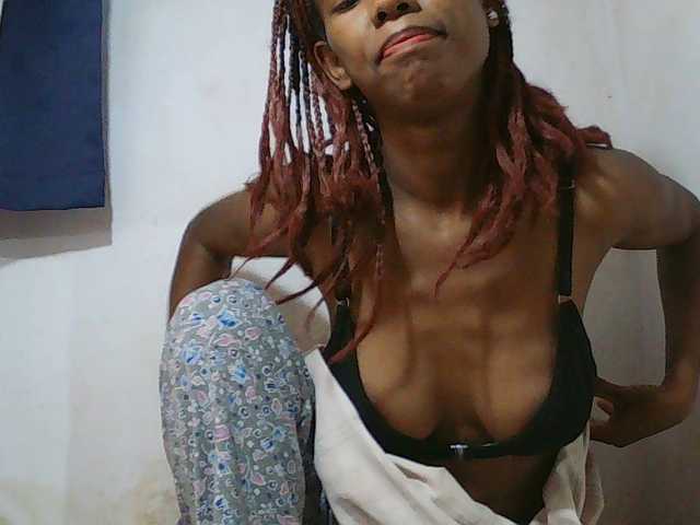 Sexy-Sarah live cam on BongaCams