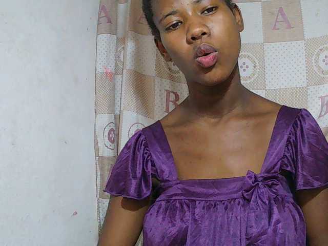 Sexy-Sarah live cam on BongaCams