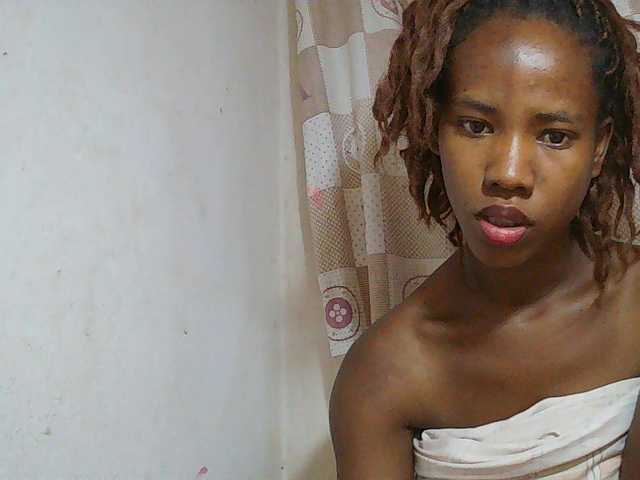 Sexy-Sarah live cam on BongaCams