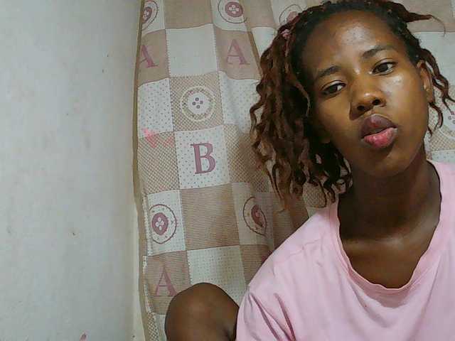 Sexy-Sarah live cam on BongaCams