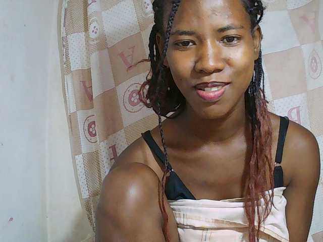 Sexy-Sarah live cam on BongaCams