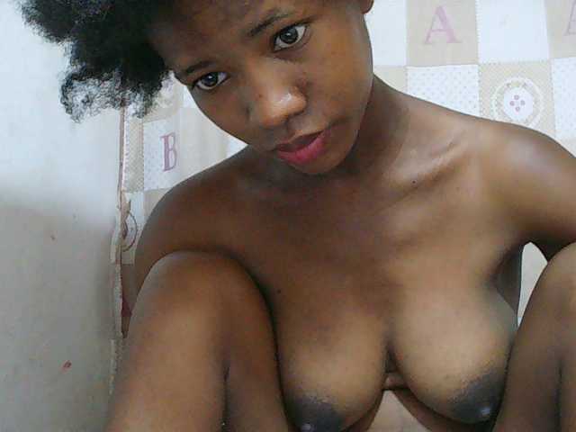 Sexy-Sarah live cam on BongaCams