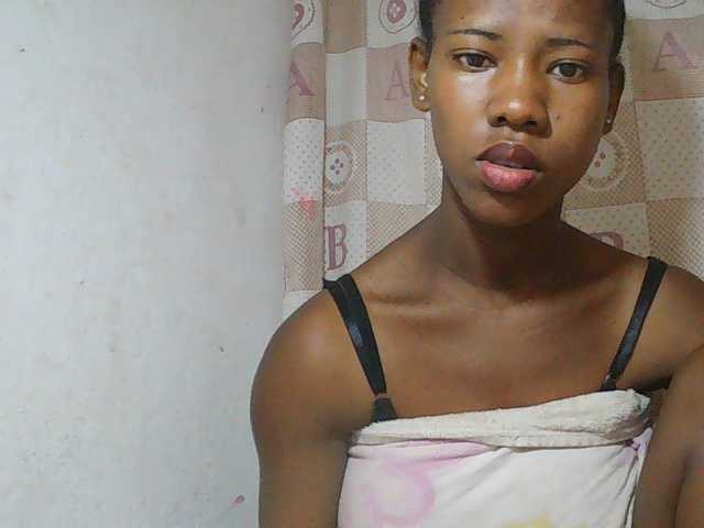 Sexy-Sarah live cam on BongaCams