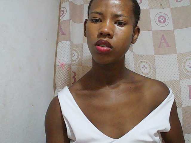 Sexy-Sarah live cam on BongaCams