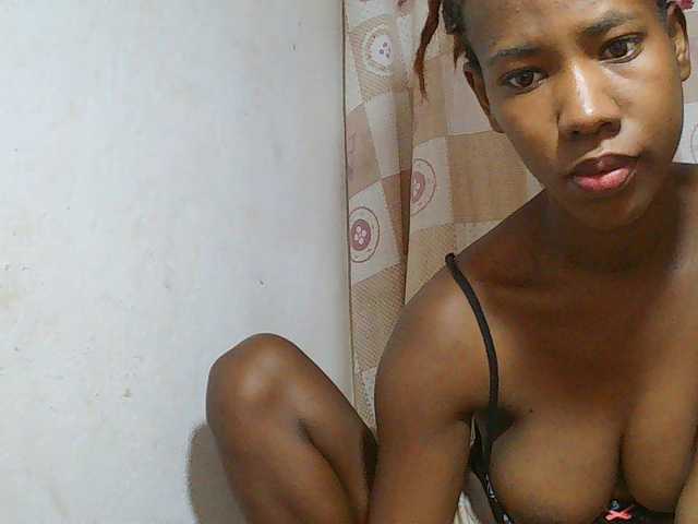 Sexy-Sarah live cam on BongaCams